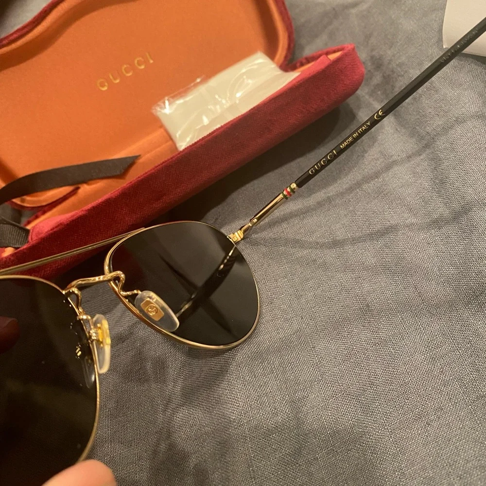 NEW GUCCI Sunglasses GG0388SA 56-16-150 Brand New Aviator Black And Gold - Picture 4 of 4